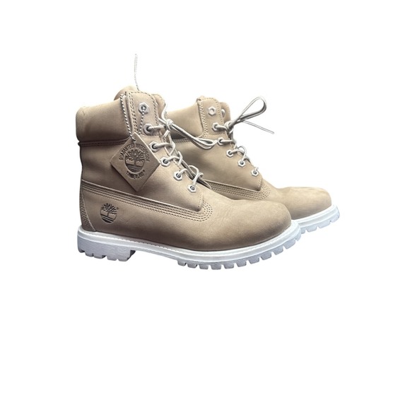 Timberland Shoes - Timberland boots women Size 7M Suede Beige
